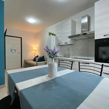 Gioiamare A 100m Dal Mare Appartement *